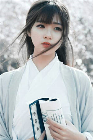 不断作死后我成了白月光