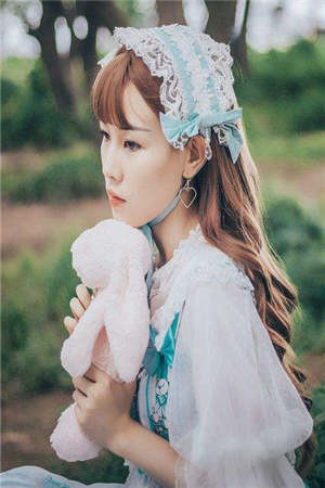 离婚后，我成了全球首富的债主