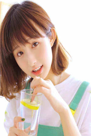 五年后，萌娃带着她撞进大佬怀里