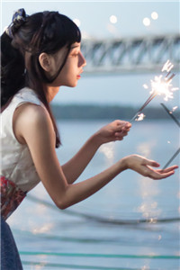 《追逐他十年她累了陆亦轩苏灵》全章节小说目录阅读