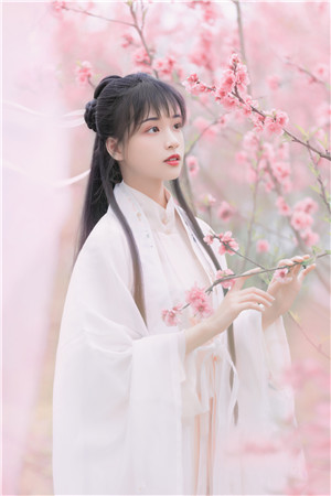 看全文小说点这里哦~《我供男朋友读大学四年》许青州谷雨梁迟