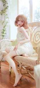 全文小说章节列表阅读《青梅竹马，总裁家养的小娇妻》安初洛容霆