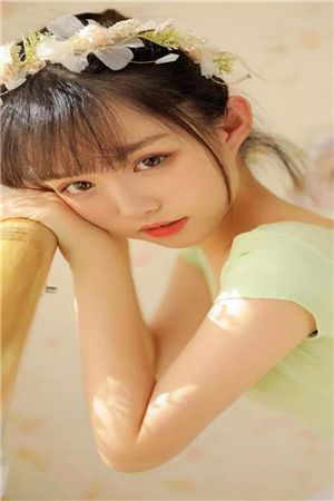 点此处即可享受畅读《她突然笑了》陆湛尹澜澈